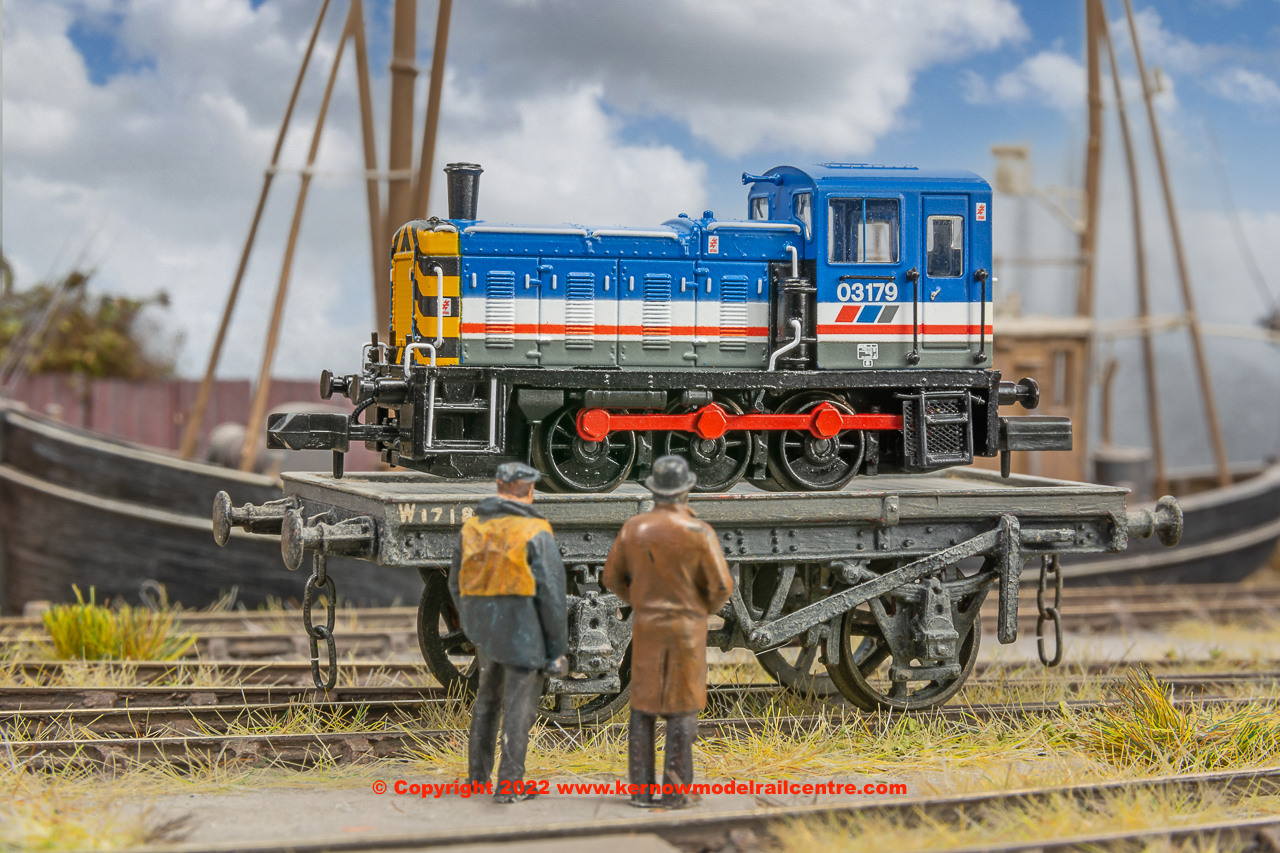 371-064Z Graham Farish Class 03 Diesel Shunter number 03 179 in Network SouthEast livery